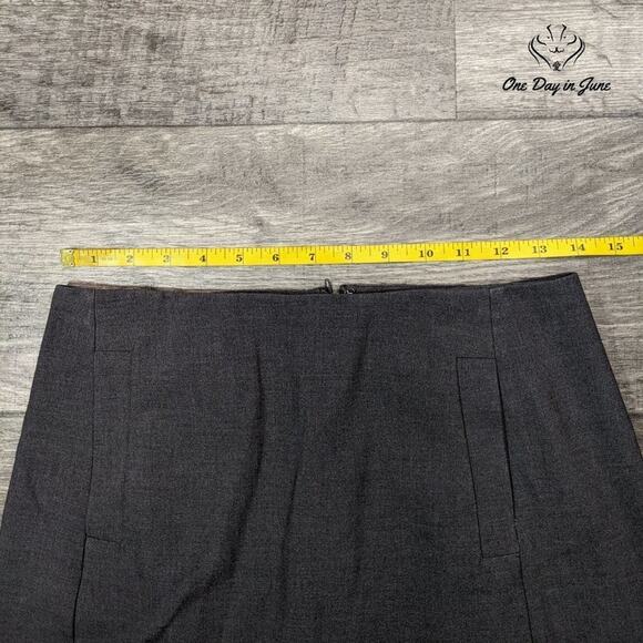 Elle Pocketed Mini Skirt Size 2 - Picture 2 of 4